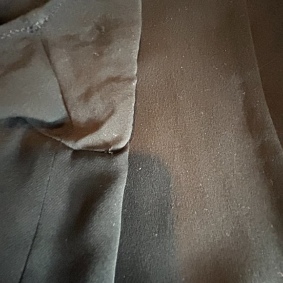 Aritzia Wilfred 100% Silk Cypres Short Sleeve Keyhole Back Top in Black, Sz M. - Picture 7 of 7